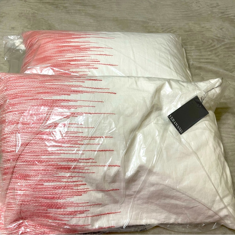 2 Vera Wang pillows new with tags